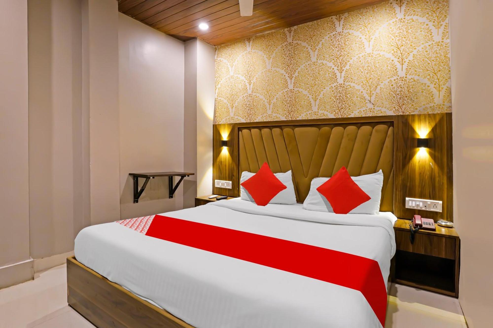 Super Hotel O Homestay Andheri East Мумбаи Экстерьер фото