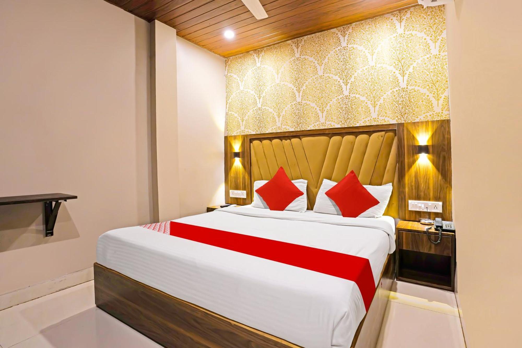 Super Hotel O Homestay Andheri East Мумбаи Экстерьер фото